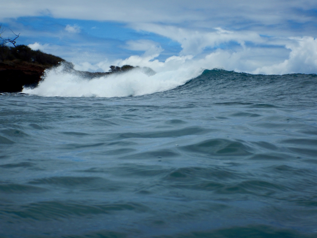 2016:05:31 Lanai Hulapoe Beach Wave Vegantravel