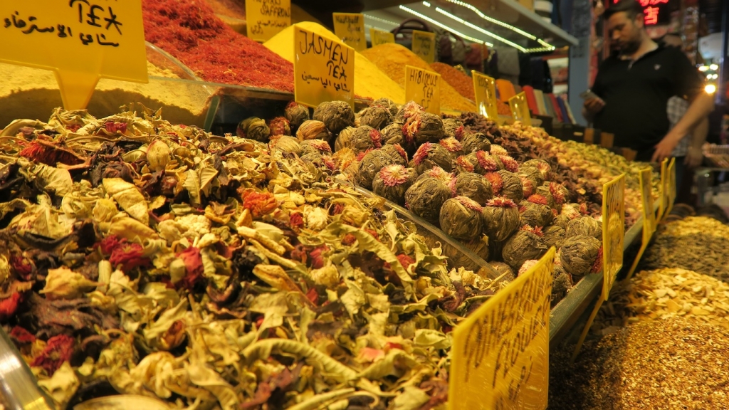 Istanbul_spice bazaar tea