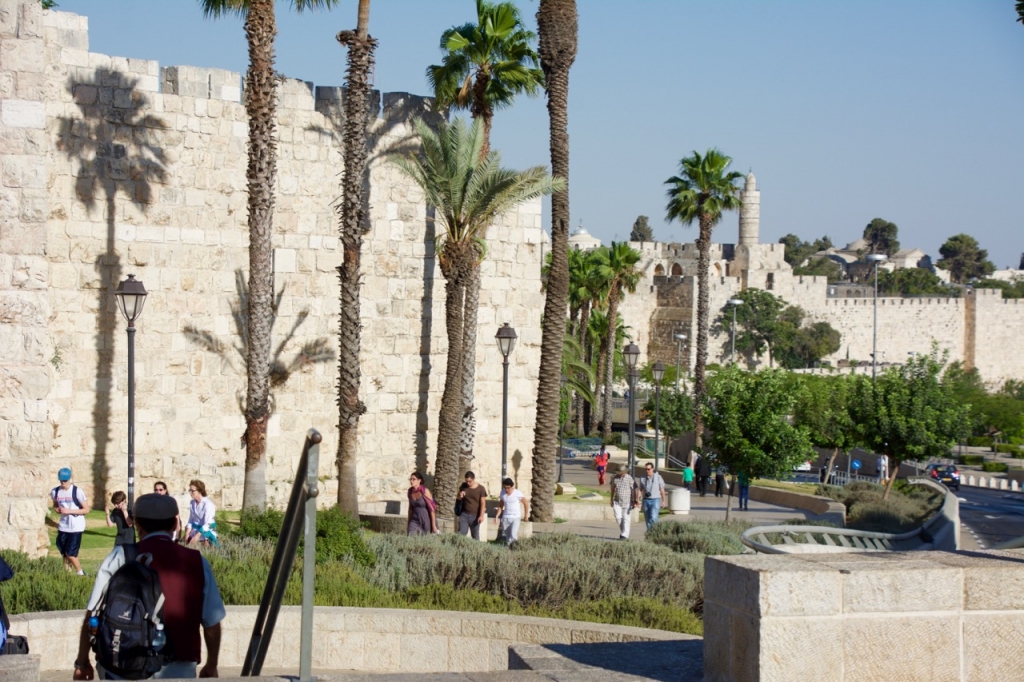 Walk to Jerusalem's Old City - Vegan Travel