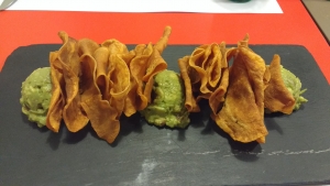 Sewwt potatoe crisps and Guacamole at Malmö in Russafa