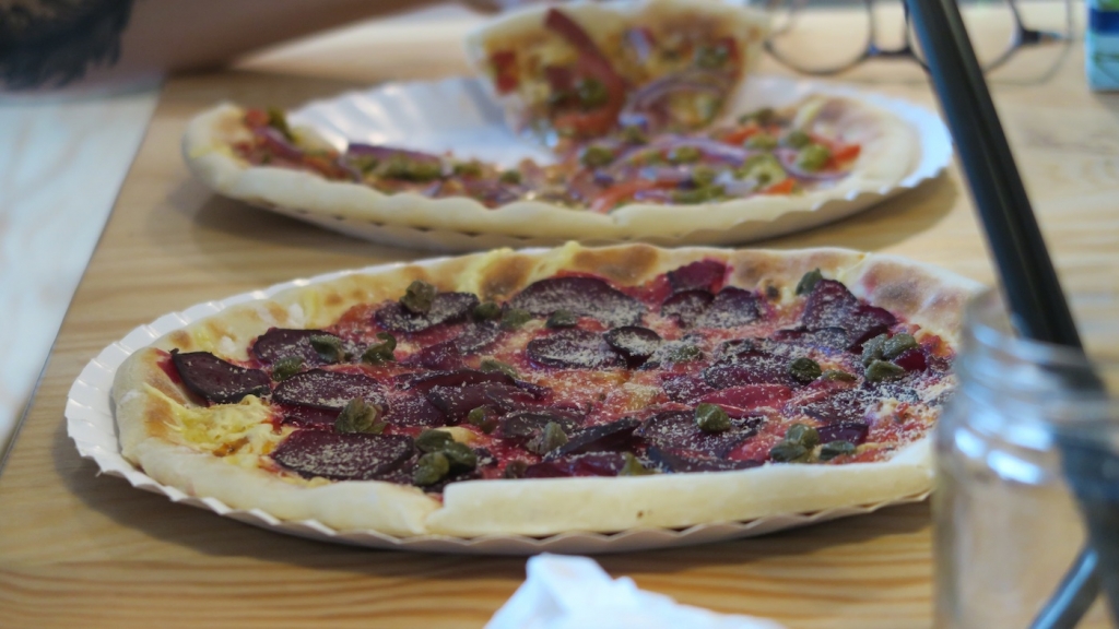 vege pizza beetroot