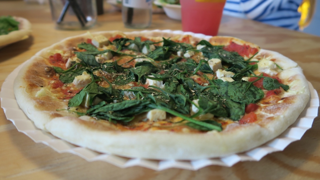 vege pizza spinach