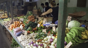 Outdoor market in Havana
