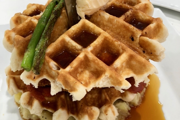 The Modern Vegan – Chicken Waffles