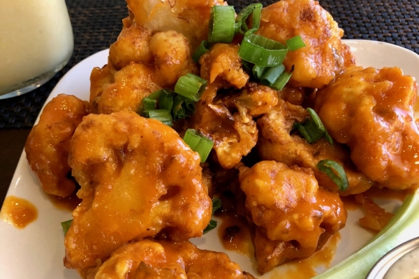 Violette’s Vegan – Cauliflower Bites Buffalo Style with Ranch Dressing