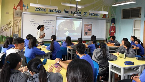 Couchsurfers in Class, Taiwan