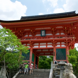 kyoto-kiyomizu-dera-temple-gate-4