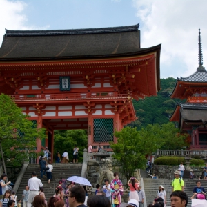 kyoto-kiyomizu-dera-temple-gate-3